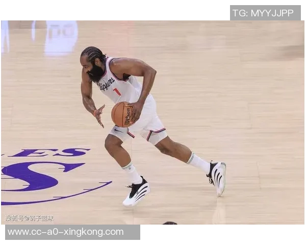 小卡全力以赴41分钟贡献24分9板4助攻并创全队抢断纪录