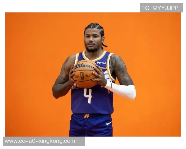 布克表达对杰伦格林复出的期待赞扬其努力与坚持