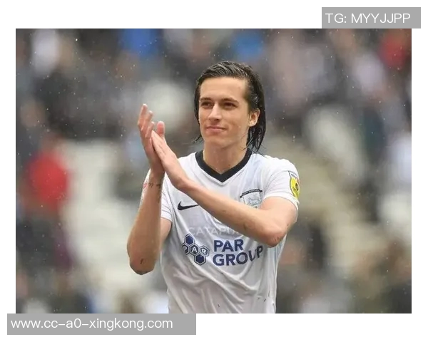 巴萨助教谈卡雷拉斯防守能力称上赛季全胜本菲卡信心十足