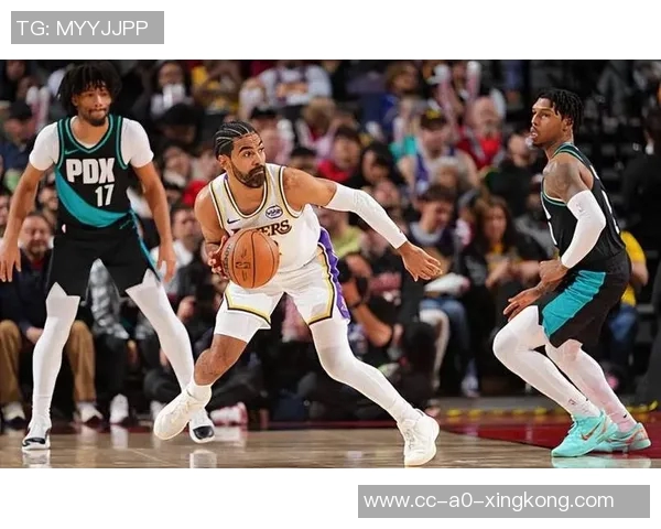 湖人末节进攻停滞不前文森特三分球引发太阳替补席狂欢